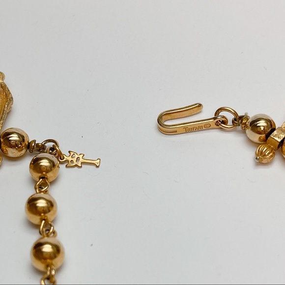 Vintage Crown Trifari Goldtone Collar Necklace - Picture 4 of 5